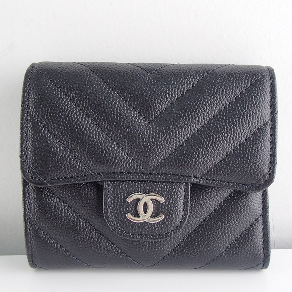 シャネルのブランドの24番 キャビアスキン シェブロン コンパクトウォレットの買取実績です 18年10月19日公開の情報です エコスタイル