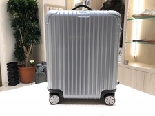 リモワ シルバー　48L　マルチホイール　キャリーケース 買取実績です。