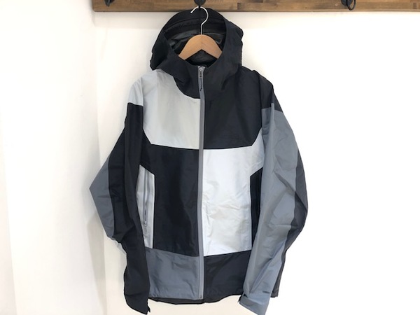 アークテリクスの洋服の18秋冬 ビームス別注 ベータ Sl シェルジャケットの買取実績です 18年11月4日公開の情報です エコスタイル