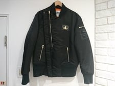 ヴィヴィアンウエストウッドマンの2016AW MA-1 ライダースブルゾンを買取しました。新宿伊勢丹から徒歩30秒、新宿三丁目店です。状態は通常ご使用感のお品物になります。