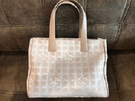 シャネルのシャネル（CHANEL）10番台　ベージュ　ニュートラベルライントートMMの買取実績です。