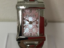 エコスタイル鴨江店にて、グッチの6800L レディースクオーツ時計 ピンクシェル文字盤を買取しました。状態は傷などなく非常に良い状態のお品物です。