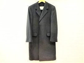 アクアスキュータムのグレー　カシミヤ100　比翼チェスターコート　※多少の糸ほつれありの買取実績です。