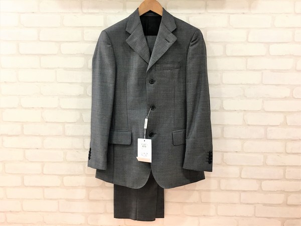 フェラガモのP5123　正規　グレー　ウール　スーツの買取実績です。