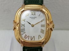 エコスタイル浜松鴨江店で、エルメスのk18を使用した時計のフォーブルを買取りました状態は打痕など使用感を感じるお品物です。