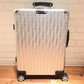 フェンディの×リモワ ズッカ柄 キャリーケース 33Lの買取実績です。