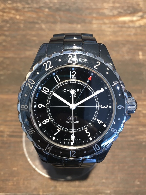シャネルのH3101 J12 GMT 自動巻き 黒ｾﾗﾐｯｸ 時計の買取実績です。