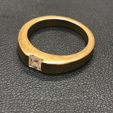 カルティエ（Cartier）のダイヤモンド タンクリングをお買取させていただきました。銀座でカルティエ買取は銀座本店にお任せ！状態は少々色焼けの見受けられるお品物です。