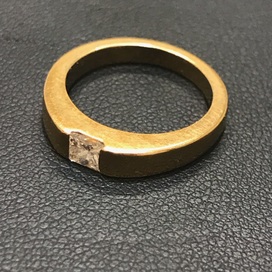 カルティエの750 0.25ct ダイヤモンド タンクリングの買取実績です。