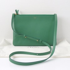 セリーヌ（CELINE）のトリオ ラージサイズ ショルダーバッグをお買取させていただきました。ブランド買取ならへ！状態は通常使用感のあるお品物です。