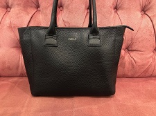 フルラ フルラ（FURLA）カプリッチョ　トートバッグ 買取実績です。