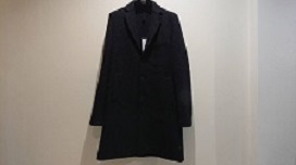 ハリスワーフロンドンのハリスワーフロンドン（HARRIS WHARF LONDON）黒　ウール　チェスターコートの買取実績です。