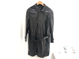 ロエベの黒　ラムレザー　コートの買取実績です。