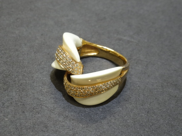ダイヤモンドのK18 ダイヤモンド 0.71 ホワイトカルセドニー 12.44 デザインリングの買取実績です。