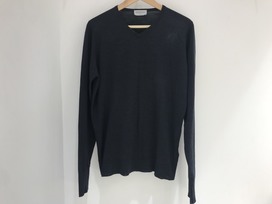 ジョンスメドレーのチャコール　メリノウール　Vネックの買取実績です。