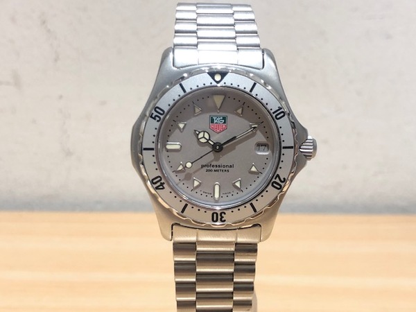 タグ・ホイヤーのプロフェッショナル　2000シリーズ　クオーツ腕時計の買取実績です。