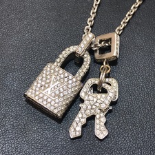 ルイヴィトン（Louis Vuitton）のパンダンティフ ロックイット フルダイヤ ネックレスをお買取させていただきました。ブランドジュエリー買取もまで！状態は通常使用感のあるお品物です。