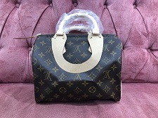 ルイヴィトン ルイヴィトン（LOUIS VUITTON）13年　モノグラム　スピーディ25　M41528 買取実績です。