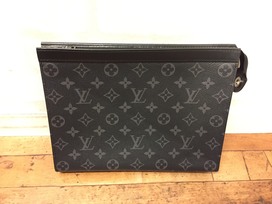ルイヴィトンの17年 モノグラムエクリプス ポシェット・ヴォワヤージュ クラッチバッグの買取実績です。
