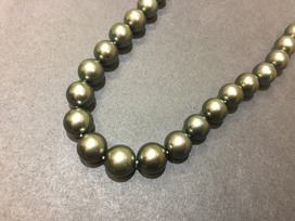 タサキのK18WG D0.01ct 10.8~12.9mm ブラックパールネックレスの買取実績です。