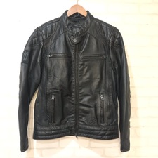 ハーレーダビッドソン（(Harley-Davidson）のサイドパンチング ライダースジャケットをお買取しました。新宿でライダース買取は新宿南口店にお任せください。状態は通常使用感のあるお品物です。