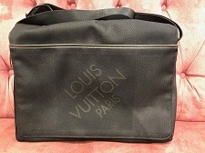 ルイヴィトン ルイヴィトン（LOUIS VUITTON）10年　ダミエ　ジェアン　メサジェNM　M93225 買取実績です。