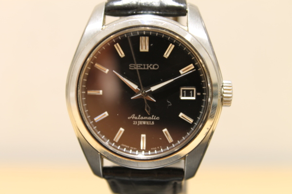 SEIKO セイコー 6R15-00C0 自動巻 四角く 腕時計 ブラック文字盤 稼働