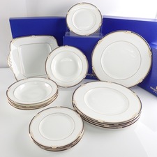 銀座本店でウェッジウッド（WEDGWOOD）のキャベンディッシュ 各種プレート 計16枚セットをお買取しました。状態は通常中古品です。