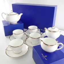 ウェッジウッド（WEDGWOOD）のキャベンディッシュ ティーセットをお買取させていただきました。銀座で食器買取はへ！状態は通常中古品です。