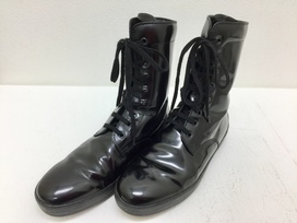 トッズの黒 エナメル レースアップブーツの買取実績です。
