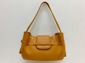 モラビトのオレンジ　レザーショルダーバッグの買取実績です。