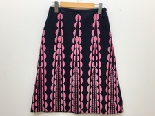 浜松鴨江店にて、ミナペルホネンのピンク×黒のcloudy flowerスカートを買取しました。状態は通常使用感があるお品物です。