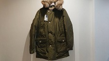 磐田店でウールリッチ（WOOL RICH）カーキ　アークティックパーカ（未使用品）を買取りしました。状態は未使用品です。