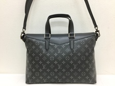 浜松鴨江店にて、ルイヴィトン（LOUIS VUITTON）の18年製M40566ショルダー付ブリーフケースエクスプローラーを高価買取しました。状態は未使用品です。