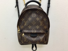 浜松鴨江店にて、ルイヴィトン（LOUIS VUITTON）の18年製のM41562パームスプリングスバックパックMINIを高価買取しました。状態は通常使用感があるお品物です。