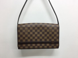 ルイヴィトンの02年製 ダミエ トライベッカロン ワンショルダーバッグの買取実績です。