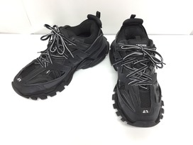 バレンシアガの542023 18AW トラックスニーカーの買取実績です。