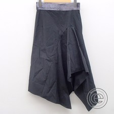 アカネウツノミヤのアシンメトリーヘムスカートを買取させて頂きました。ブランド古着売るならエコスタイルへ状態は未使用
