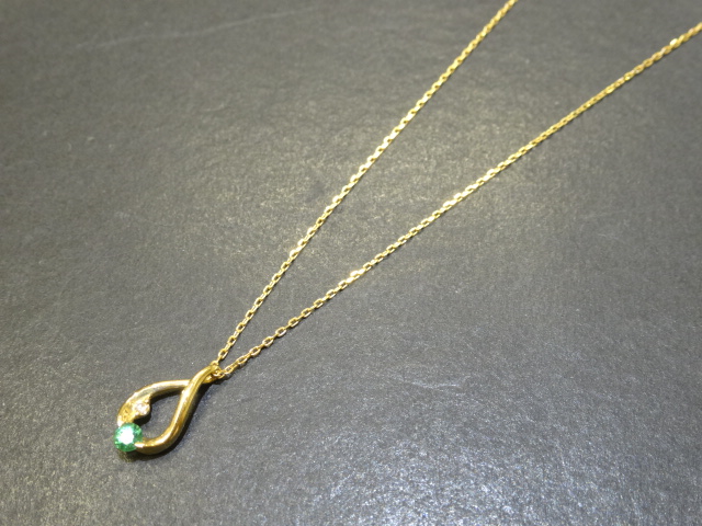 スタージュエリーのK18 ダイヤモンド×エメラルド デザイン ネックレスの買取実績です。