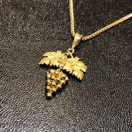 金のぶどうモチーフ　ネックレスの買取実績です。