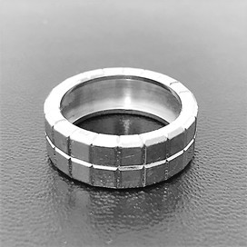 ショパールの750 2ライン アイスキューブ リングの買取実績です。