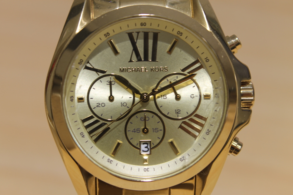 マイケルコースのゴールド　MK-5605　クロノグラフ　時計の買取実績です。