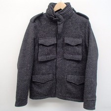 アスペジのハリスツイード CG20/A777 グレー ミニフィールド M65型 ツイード ジャケットをブランド洋服買取の渋谷店で買取致しました。状態は通常使用感があるお品物です。
