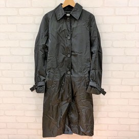 プラダの黒　ナイロンコートの買取実績です。