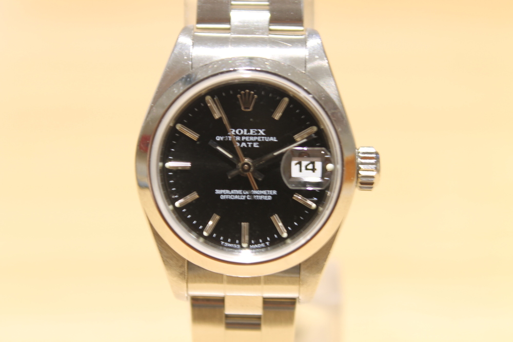 ロレックスのオイスターパーペチュアルデイト Ref.15200 SS 黒文字盤 自動巻き時計の買取実績です。