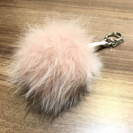 フェンディのポンポンチャーム　キーホルダーの買取実績です。