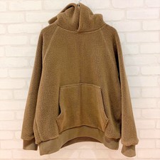 グラフペーパーの18AW キャメル ウールボアパーカーを買取致しました。銀座本店です。状態は良い状態のお品物です。