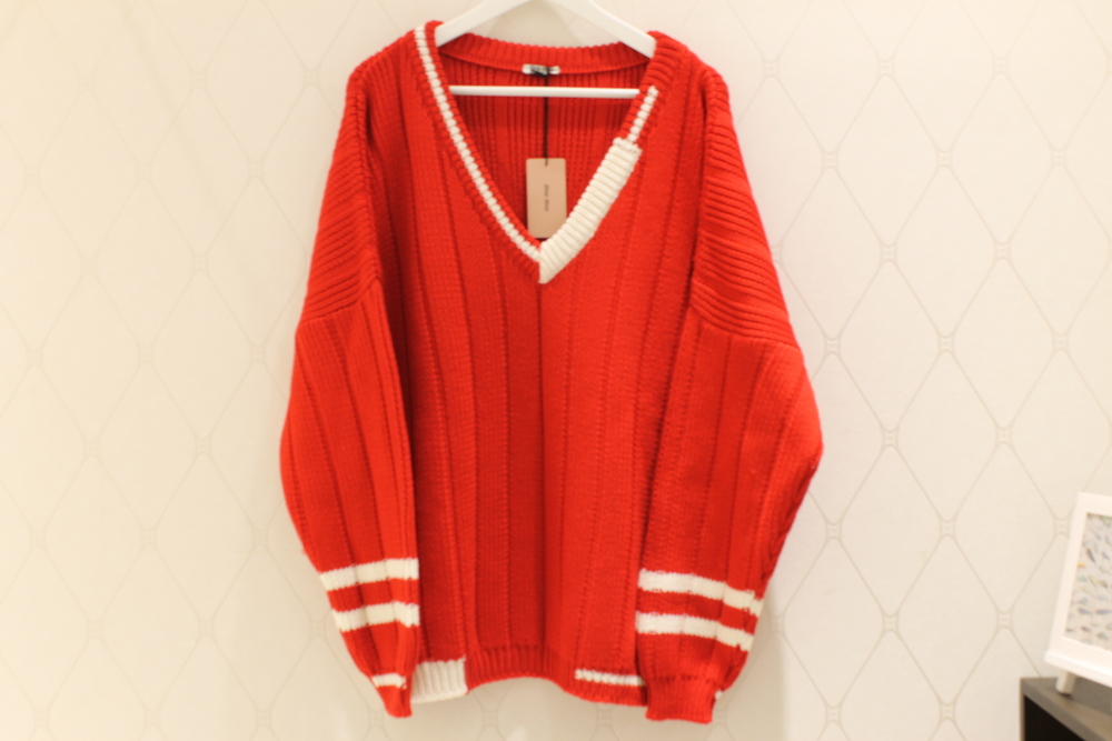 ミュウミュウの洋服の2018年 ローゲージvネックニットの買取実績です