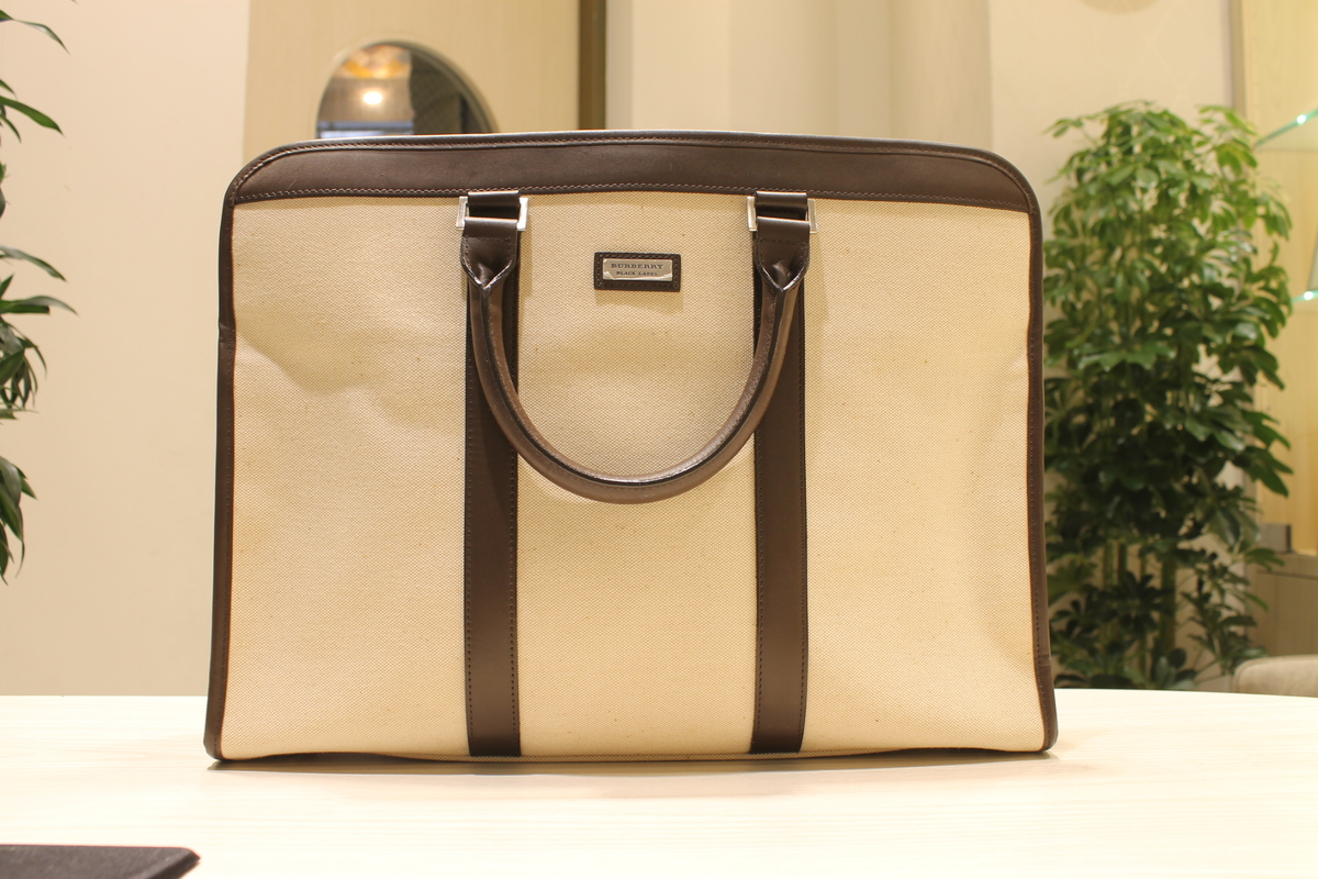 バーバリーブルーレーベル キャリーバッグ