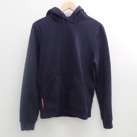 プラダのプルオーバーパーカーの買取実績です。
